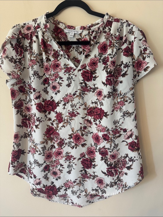41 Hawthorn Tops - 41 Hawthorn Rose Floral V-Neck Blouse in White and Rose